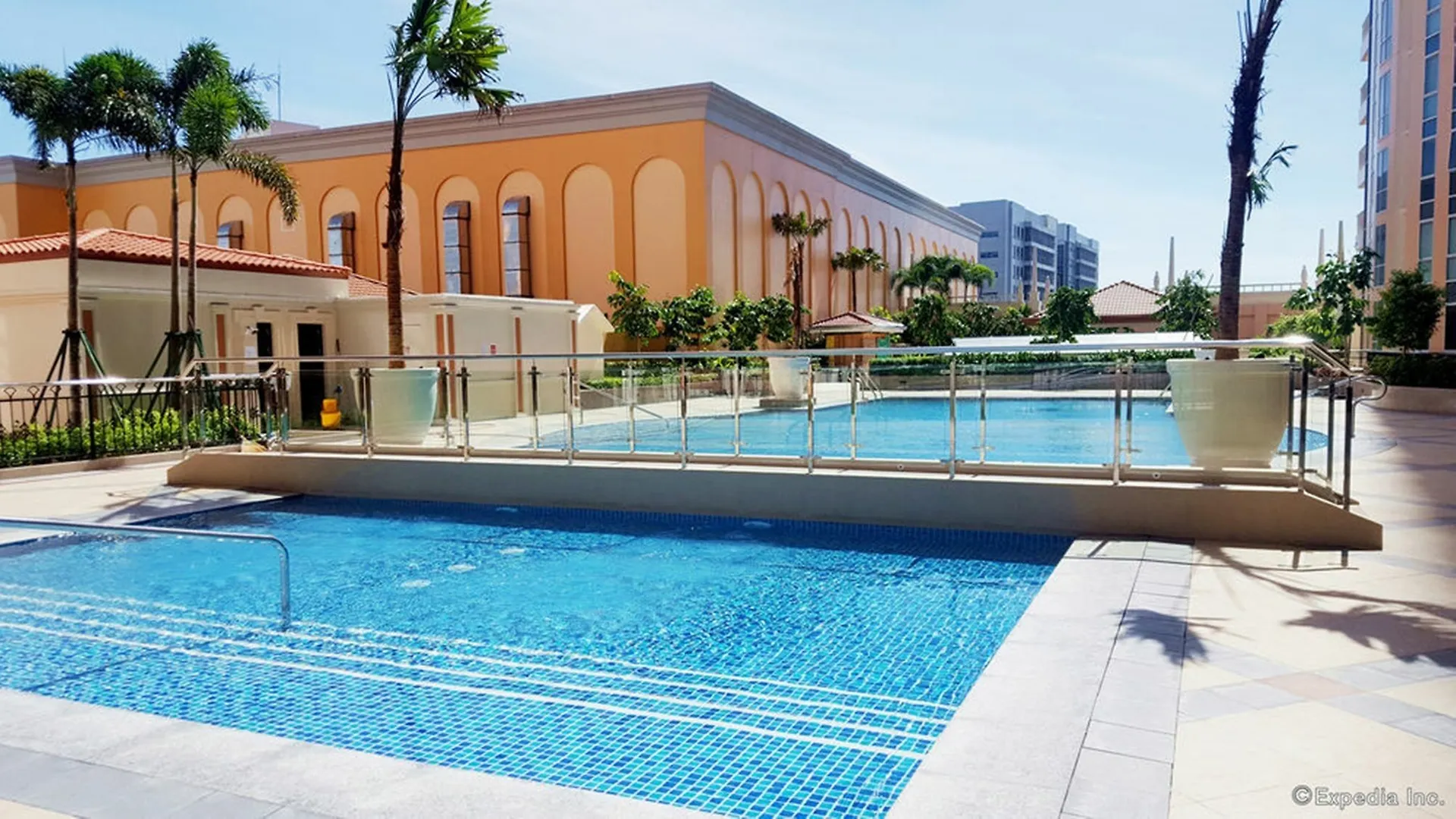 P&S Suites Venice Luxury Residences Taguig 0*,  Philippines